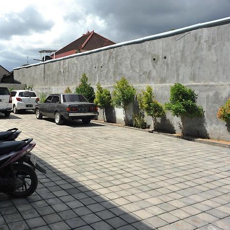 Airy Denpasar Barat Gunung Soputan Gang Segina 3B Bali Hotel Bagian luar foto